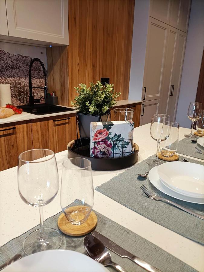 Apartament N&B ชกลาร์สกา ปอเรมบา ภายนอก รูปภาพ